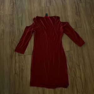 Fitted maroon mini dress